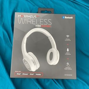 Wireless stereo headphones white